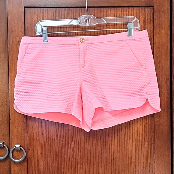 Lilly Pulitzer salmon zig zag shorts, size 8 - Picture 1 of 5